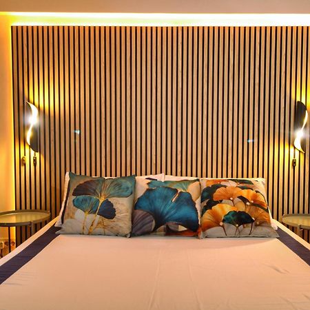 Le Clarisse Pigna Apartment Рим Екстер'єр фото